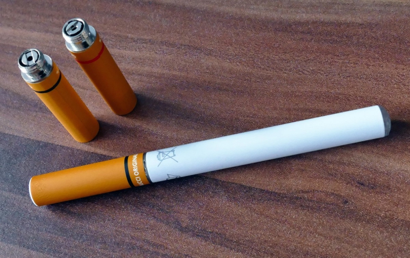 e-cigarette-PIERLAS-min_electronic_cigarette_e_cigarette_nicotine_vapor_vaporizer_smoke_tobacco-663282